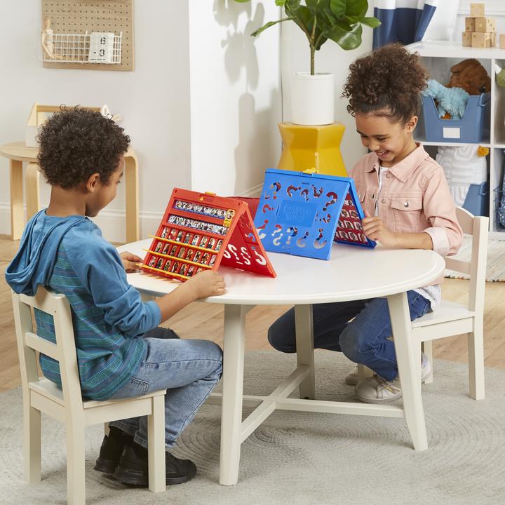 Actual product image Hasbro Gaming Who is it?? (German)