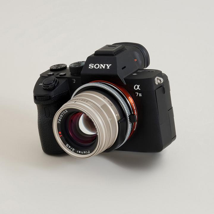 Produktbild Urth Lens Mount Adapter: Compatible with Contax G Lens to Sony E Camera Body