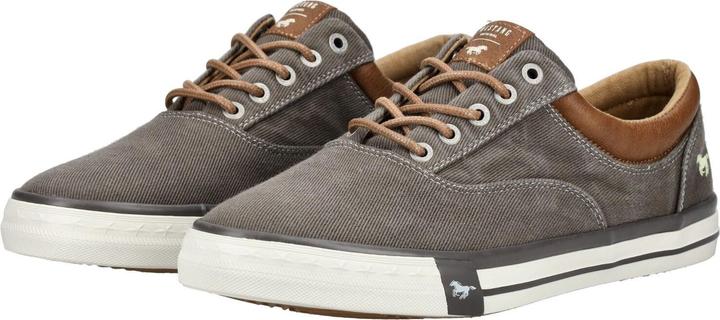 Actual product image Mustang Sneaker (41)