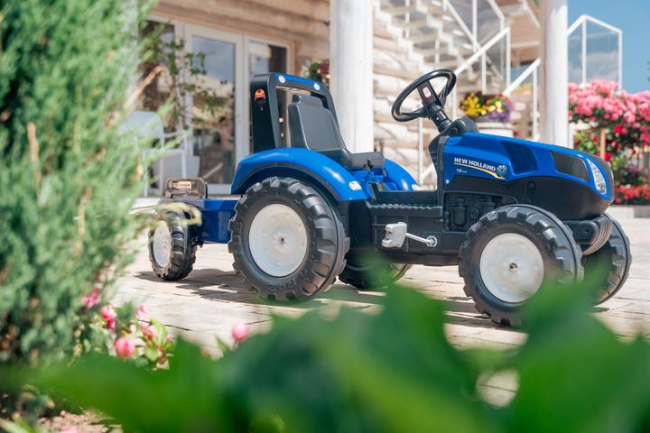 Actual product image Falk Toys New Holland tractor + trailer M