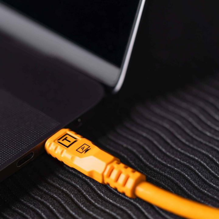 Actual product image Tether Tools TetherPro USB-C Optima 10G rechts orange 4,6m (4.60 m, USB 3.2 Gen 2)