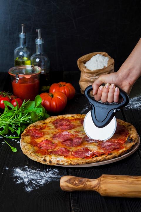 Produktbild Microplane Pizzaschneider schwarz