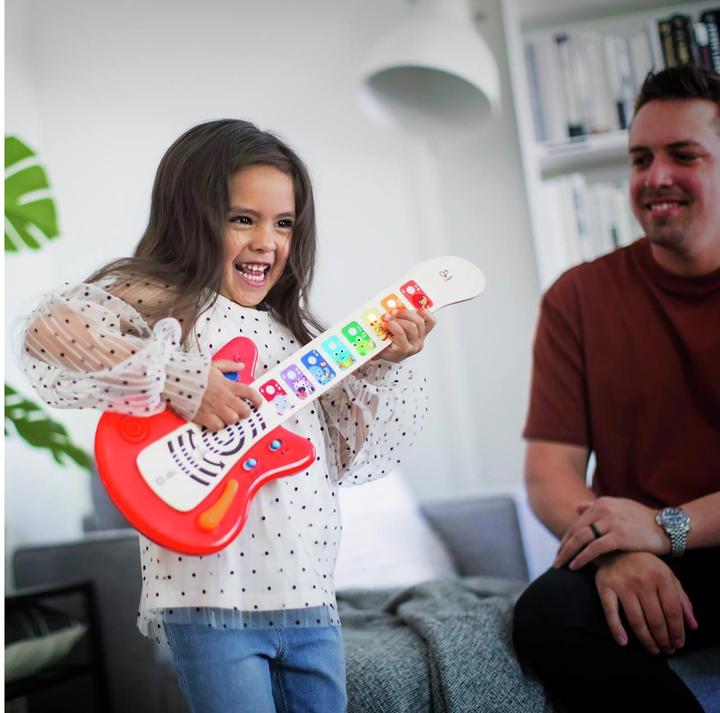 Immagine prodotto Hape Chitarra Deluxe Magic Touch (collegata) FSC (Italiano, Inglese, Tedesco, Francese)
