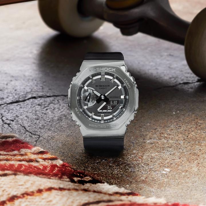 Produktbild G-Shock Classic (Digitaluhr, Chronograph, 44 mm)