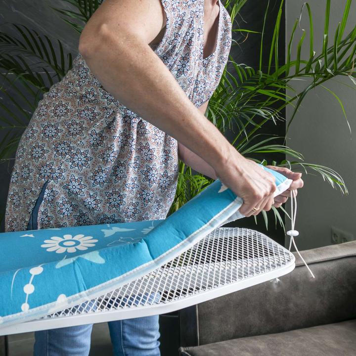 Actual product image Intirilife Ironing board cover