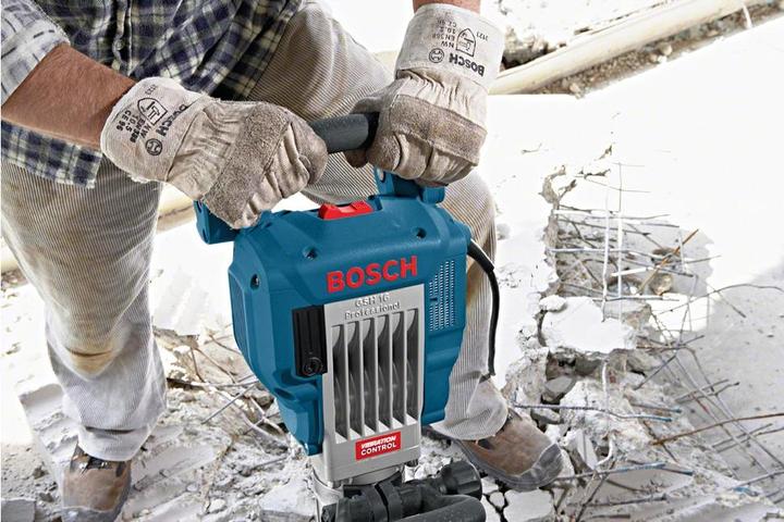 Actual product image Bosch Professional GSH 16-30 demolition hammer with accessories and trolley (Electrical connection)