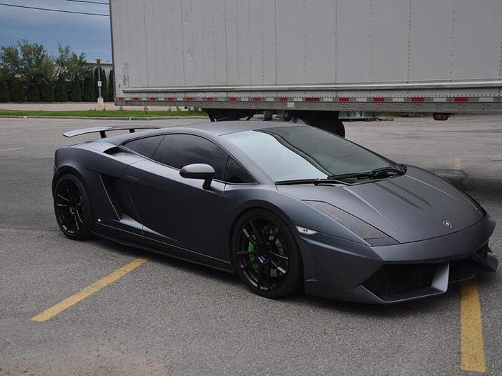Immagine prodotto Smartbox Esperienza di guida sensazionale: viaggio di 30 minuti in Lamborghini per due persone (2 pers.)