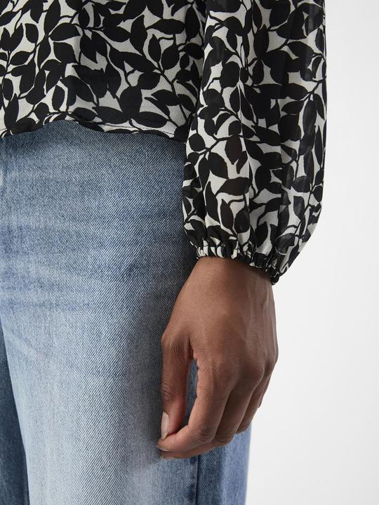 Actual product image Object V-neck blouse (38)