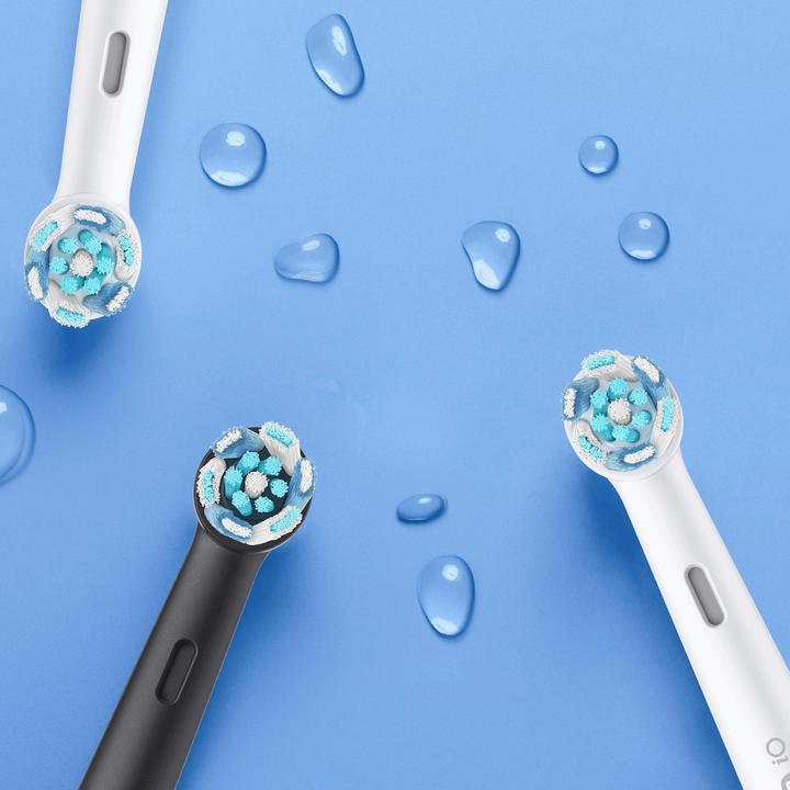 Actual product image Oral-B iO6 (Oscillating toothbrush)