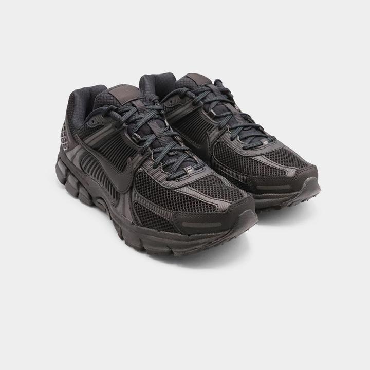 Produktbild Nike Zoom Vomero 5 (42)