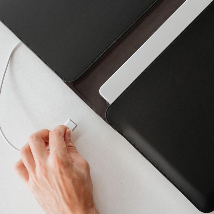 Actual product image Orbitkey HYBRID laptop bag black