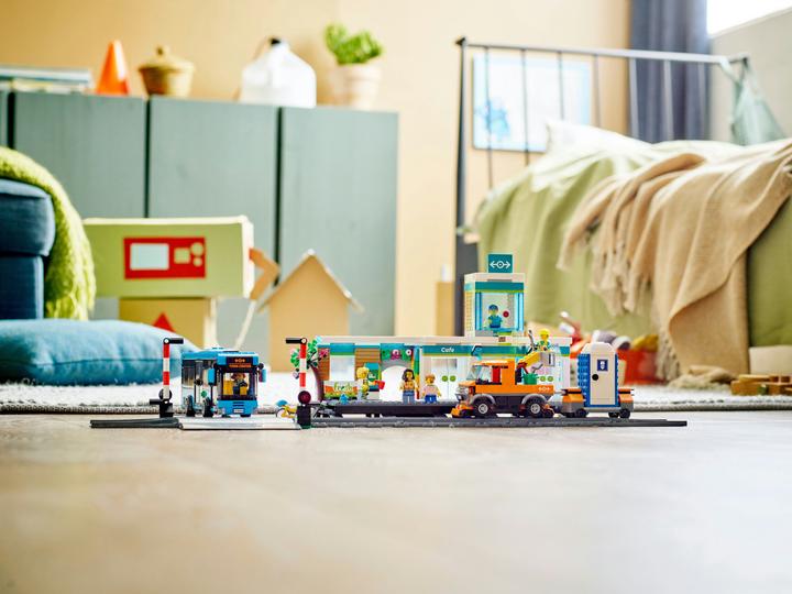 Actual product image LEGO Station (60335, LEGO City)
