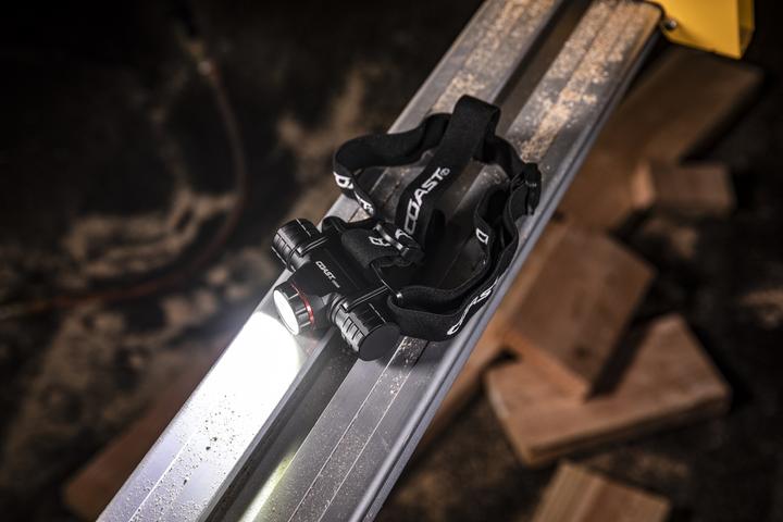 Actual product image Coast XPH34R rechargeable headlamp 2075 lumens (2075 lm)