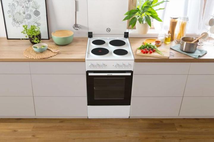 Actual product image Gorenje GE5 A22 WH ws Free-standing cooker A 50cm 4 hotplates 70L 6heating modes
