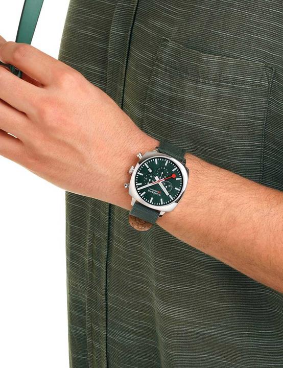 Image du produit Mondaine Grand Cushion (Montre avec pierre précieuse, 41 mm)