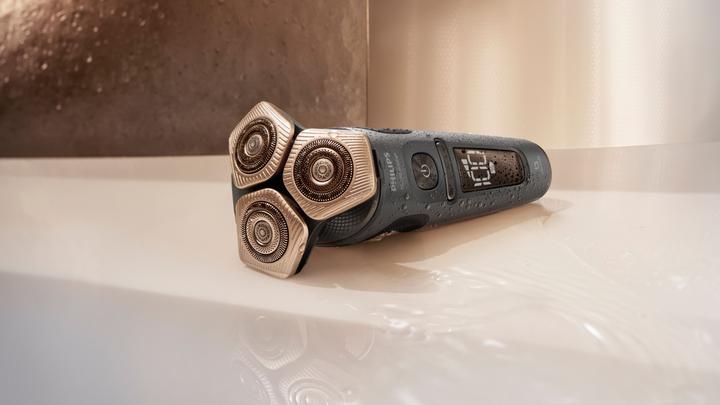 Actual product image Philips Shaver S9000 Prestige SP9872/15 Wet & dry electric shaver, Series 9000
