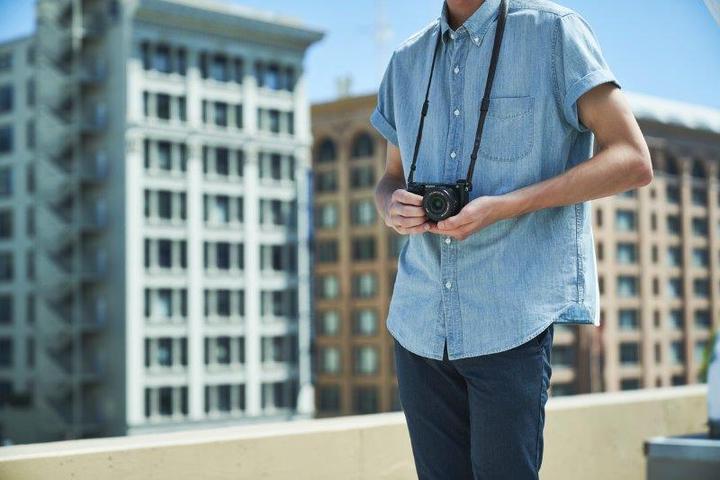 Actual product image Sony Alpha 6100 (16 - 50 mm, 24.20 Mpx, APS-C / DX)
