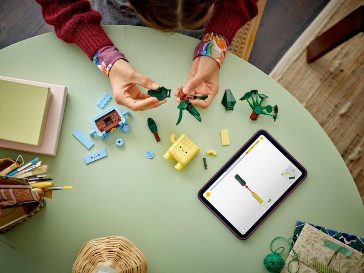 Actual product image LEGO Fröhliche Pflanzen (10349, LEGO Botanical)