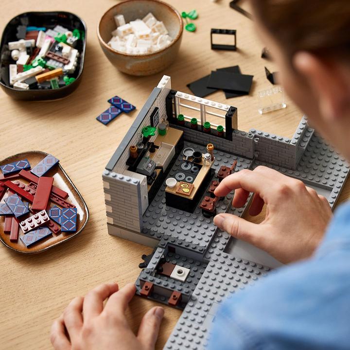 Actual product image LEGO Qeer Eye- The Loft of the Fab 5 (10291, LEGO Creator Expert, LEGO Rare Sets)