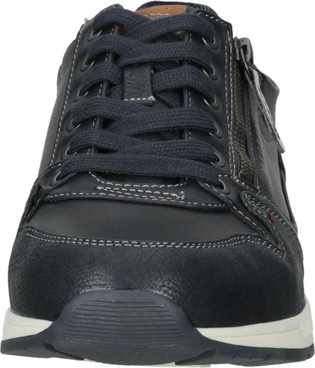 Produktbild Mustang Tolle Optik und robustes Material – dafür steht dieser bequeme Sneaker von. Für ein, auch an (41)