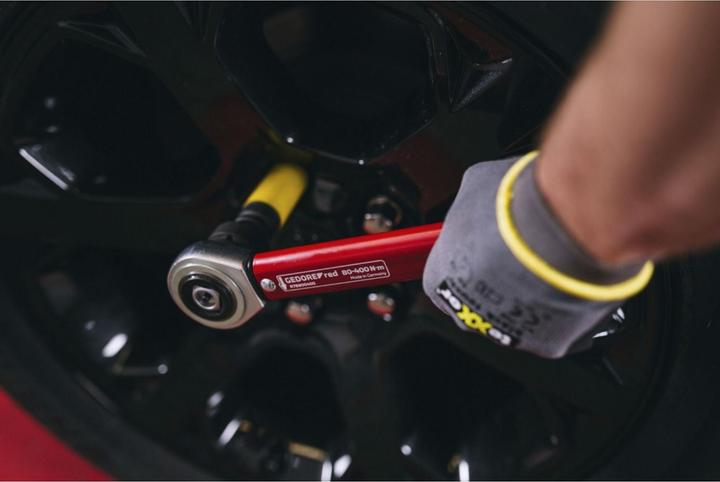 Actual product image Gedore Red Torque spanner Working/measuring range N-m (min/max) 40-200 N-m (1/2", 40 Nm, 200 Nm)