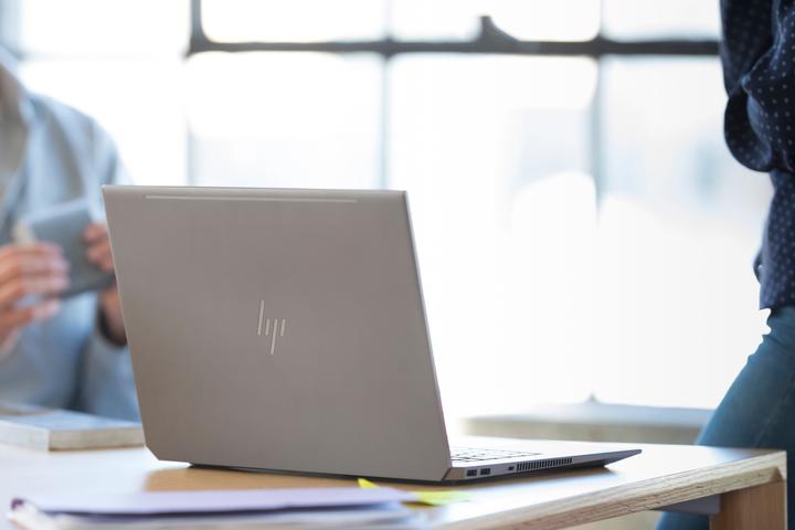 Actual product image HP ZBook Studio G5 Mobile Workstation (15.6-inch) Ultra HD Intel® Core™ i9 DDR4-SDRAM SSD NVIDIA (15.60", Intel Core i9-8950HK, 16 GB, 512 GB)