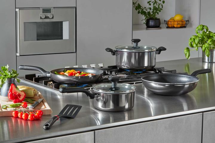 Actual product image Tefal Resist (20 cm, Frying pan, Aluminium)