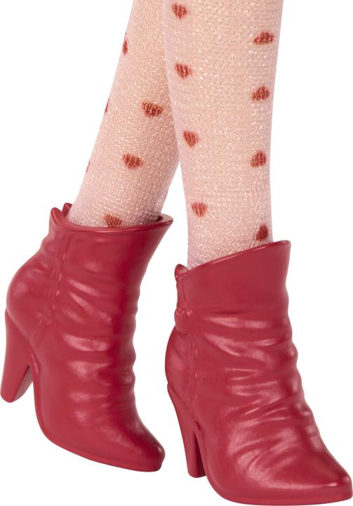 Actual product image Mattel Disney Descendants: The Rise of Red, Bridget, Young Queen of Hearts Doll