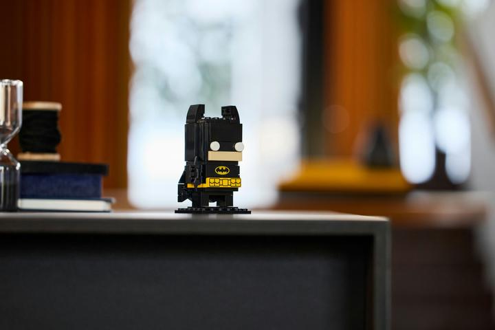 Actual product image LEGO Batman 8-in-1 figure (40748, LEGO Brickheadz)
