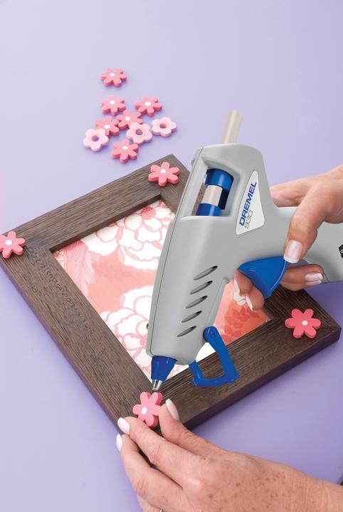 Actual product image Dremel Transparent glue sticks GG02