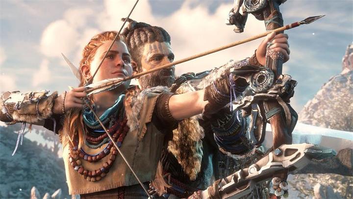 Actual product image Sony Horizon Zero Dawn: Complete Edition (PS4, EN, IT)