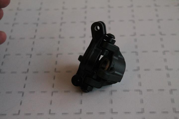 DF-Models Wheel carrier/steering arm front left (1)