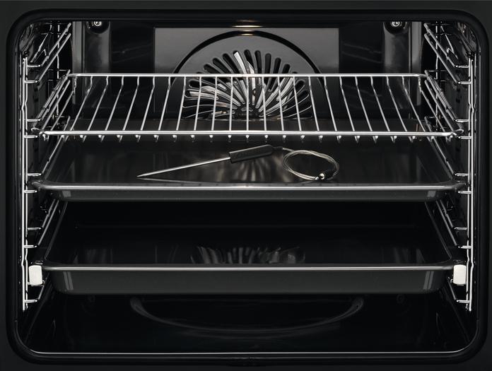 Actual product image AEG Series 8000 BPE748380T, Middelmaat, Electric oven, 71 l, 71 l, Met ventilator, 30 - 300 C