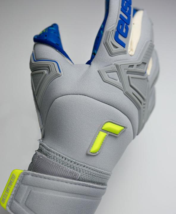 Produktbild Reusch Attrakt Freegel Fusion Goaliator Torwarthandschuhe (8)