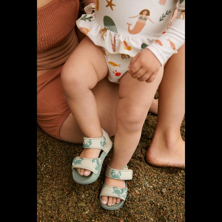 Produktbild Liewood Blumer Sandalen Crab (23)