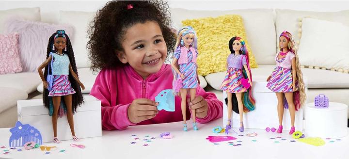Immagine prodotto Barbie Bambola Totally Hair con look a cuore, Petite, capelli lunghi 21,6 cm, 15 accessori, a partire da 3