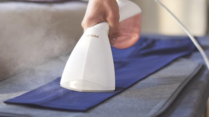 Produktbild Philips Handdampfgarer der Serie 8000 GC801 (1600 W, 32 g/min)