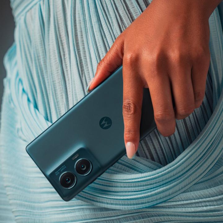 Produktbild Motorola Edge50 Fusion (256 GB, Forest Blue, 6.70", SIM + eSIM, 50 Mpx, 5G)