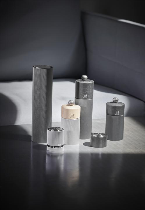 Actual product image Peugeot Pepper Mill Line Carbone/Grap (Pepper)