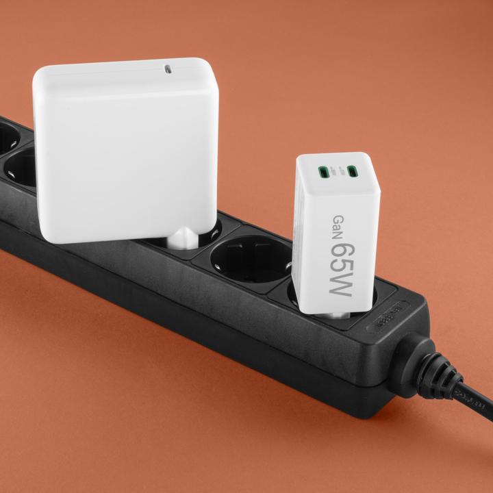 Actual product image Hama Fast charger, GaN, 2x USB-C, PD/Qualcomm®, mini charger, 65 W, white (65 W)