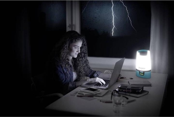 Immagine prodotto Energizer E304157500 Lanterna da campeggio a LED ad alimentazione ibrida 1250lm a batteria Porta