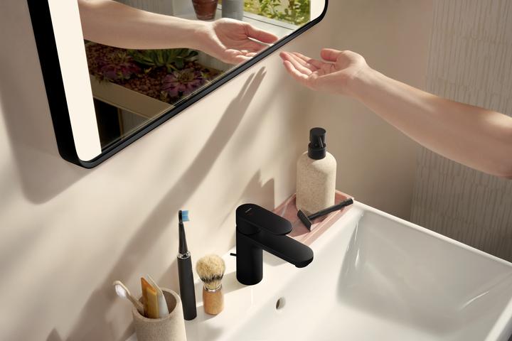 Immagine prodotto hansgrohe Xarita Lite Q specchio, illuminazione LED verticale, 500x30x700mm, sensore IR