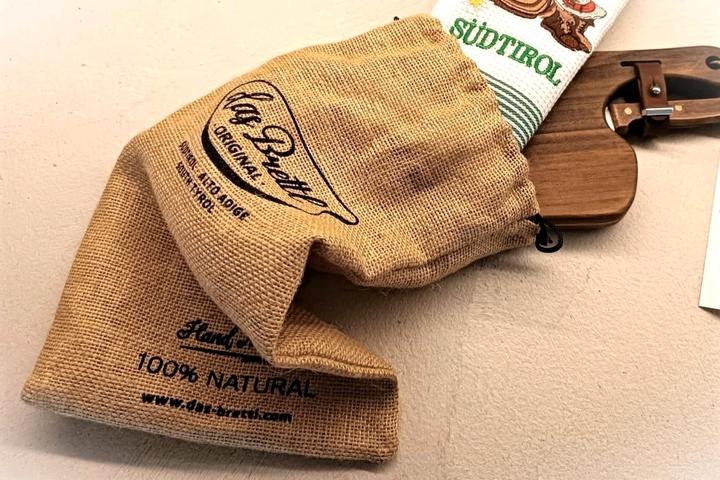 Image du produit Das Brettl Alpen Kit Planche à découper Kit en bois de noyer avec couteau et set de table