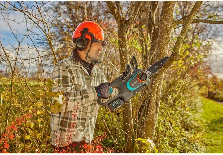 Produktbild Gardena Akku-Kettensäge PowerSaw 250/18V P4A solo (Akku Kettensäge)
