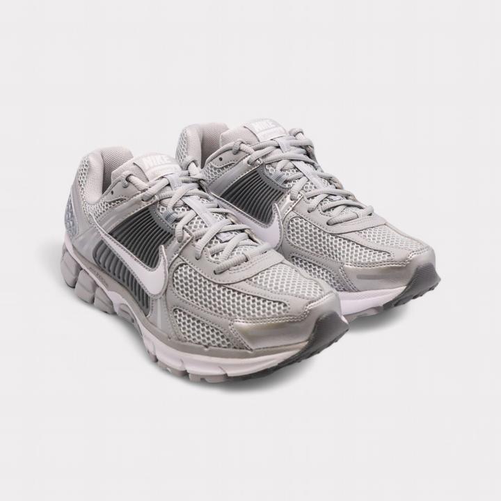Immagine prodotto Nike Zoom Vomero 5 (38.5)