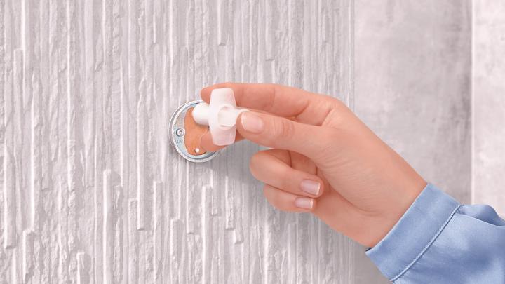 Actual product image tesa DELUXXE soap dispenser incl. adhesive solution without drilling