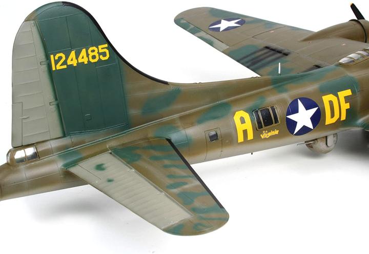 Produktbild Revell Boeing B-17F Memphis Belle