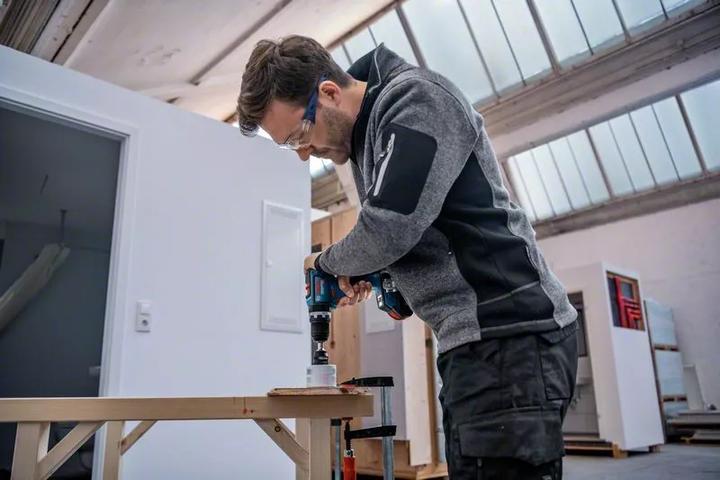 Produktbild Bosch Professional Akku-Schlagbohrschrauber GSB 18V-90 C (2x4.0Ah, GAL 18V-40, L) (Akkubetrieb)