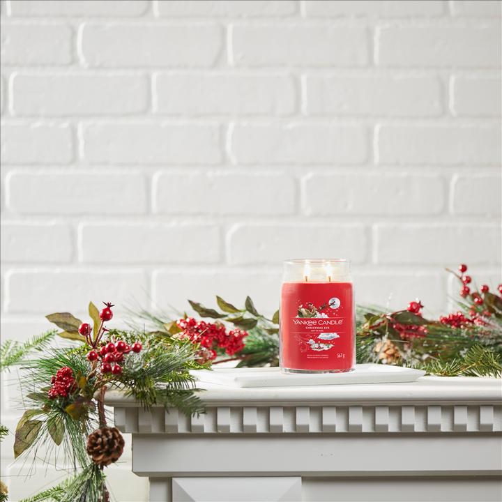 Actual product image Yankee Candle Christmas Eve (567 g)