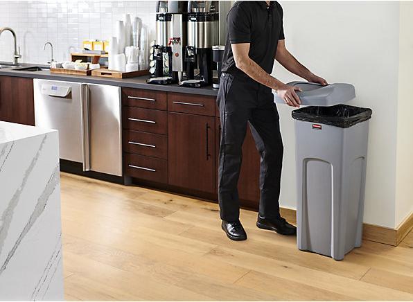Immagine prodotto Rubbermaid Raccoglitori di rifiuti riciclabili in plastica (87 l)